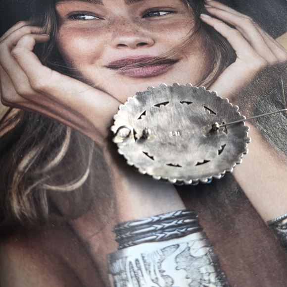 Turquoise and Silver Circular Brooch NATIVE MADE - Picture 11 of 17